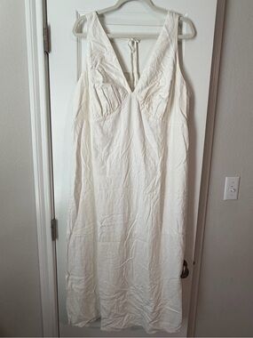 Old Navy Linen Blend White V-Neck Midi Dress